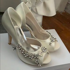 Elegant park high heels